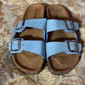 Slip on sandal color demon blue